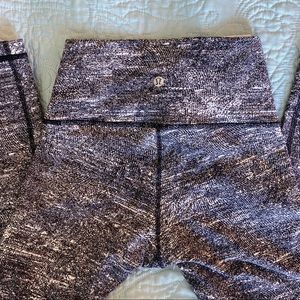 Lululemon Gray Cropped Leggings